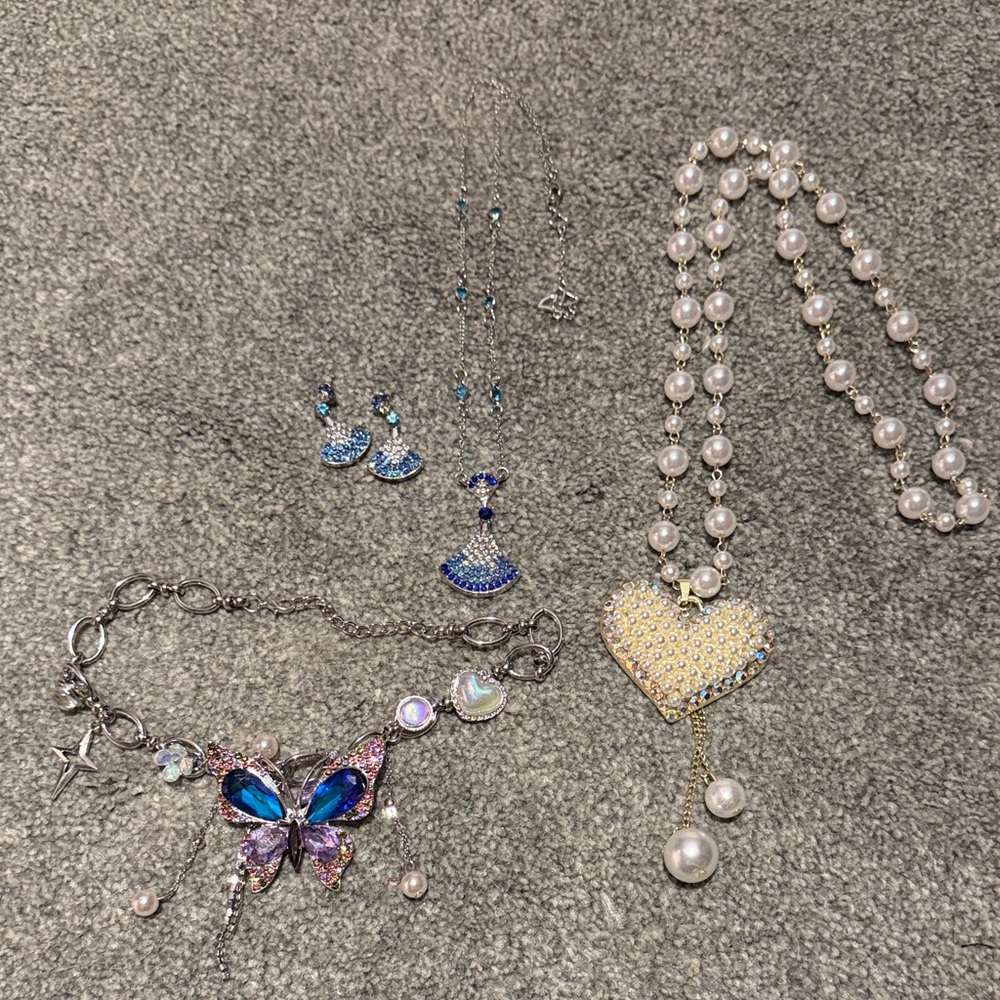 Elegant Butterfly and Heart Costume Jewelry Set